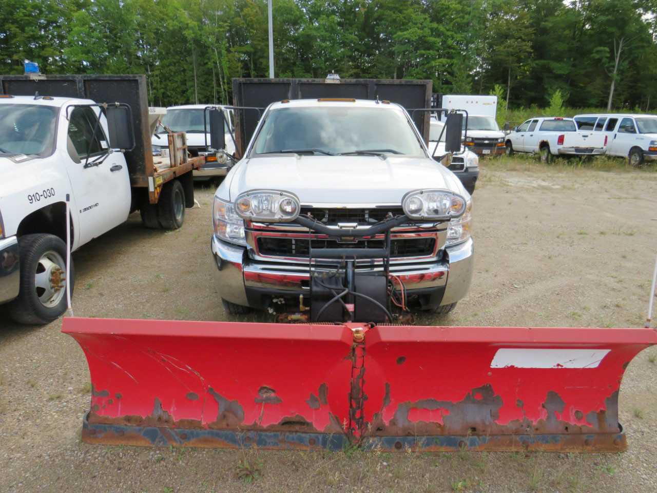 CHEVROLET SILVERADO 3500 HD 4WD PICKUP TRUCK - HYDRO EXCAVATOR TRUCKS