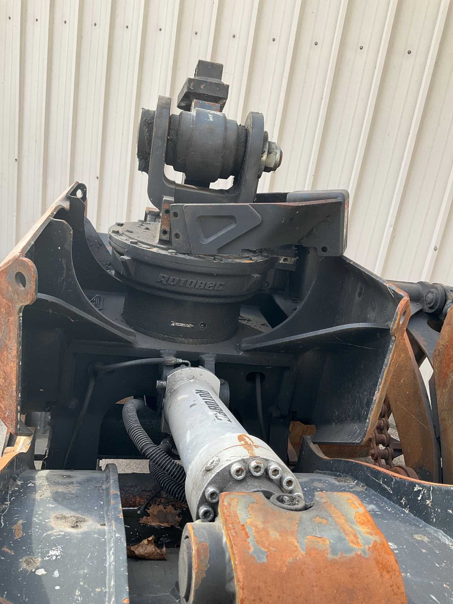 ROTOBEC GRAPPLE - CONSTRUCTION EQUIPMENT ATTACHMENTS