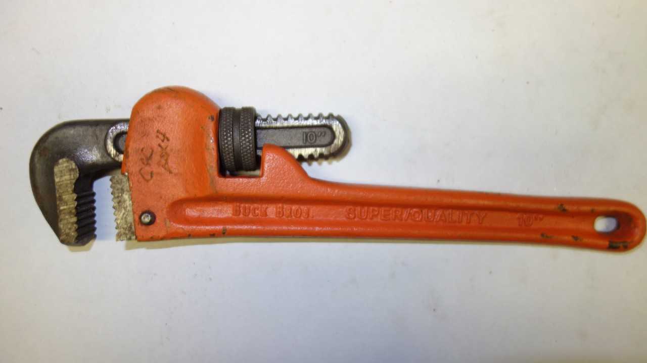 LOT OF 5 RIDGID 10 IN ADJUSTABLE PIPE WRENCHES - HAND TOOLS