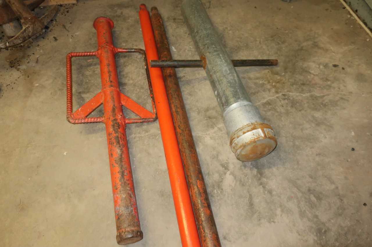 LOT OF 4 ASSORTED FENCE POST POUNDER - ELECTRIC POWER TOOLS