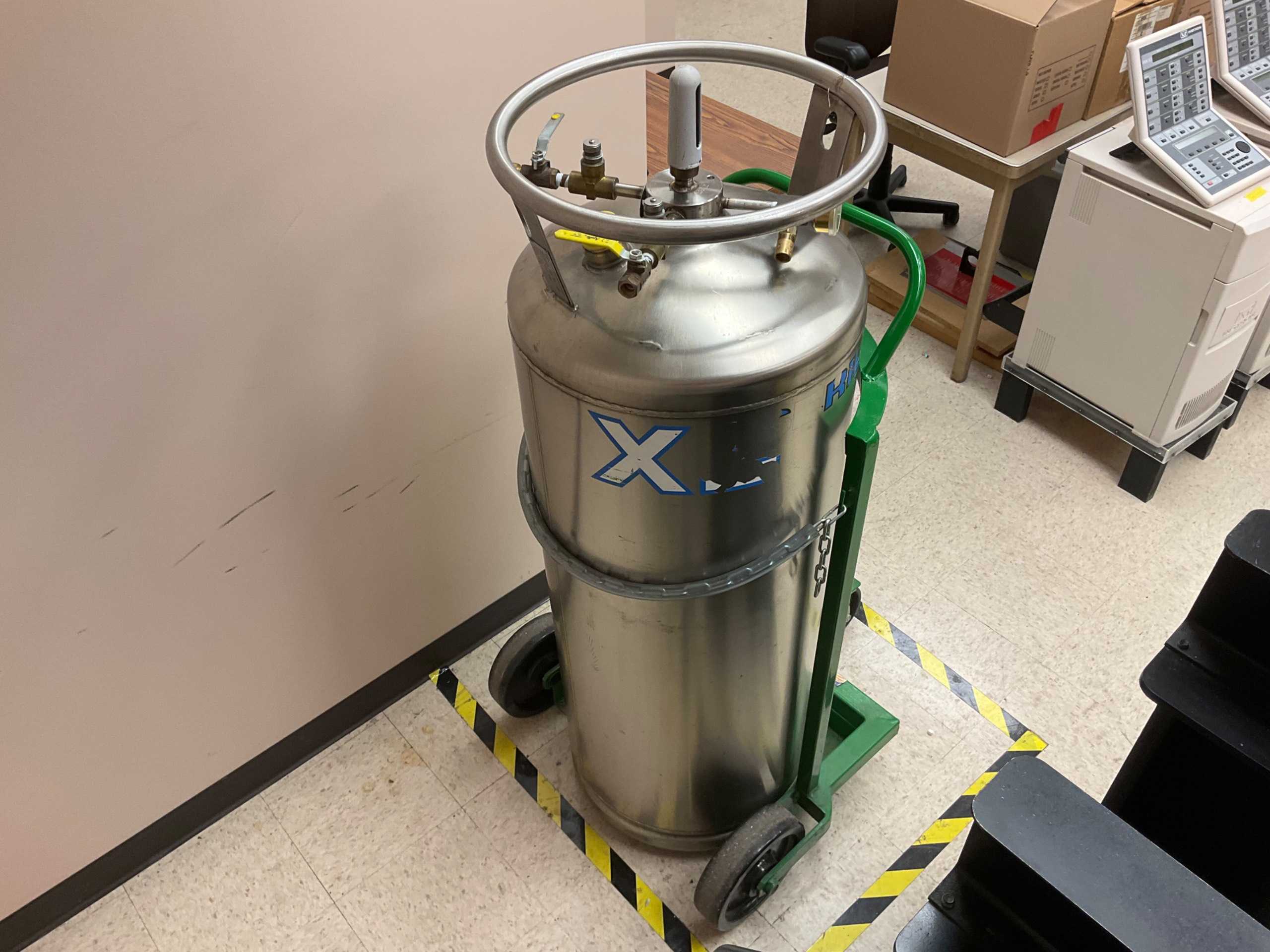 TAYLOR WHARTON XL-160 LIQUID NITROGEN TANK