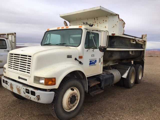 2000 International dump truck - OFF-ROAD TRUCKS