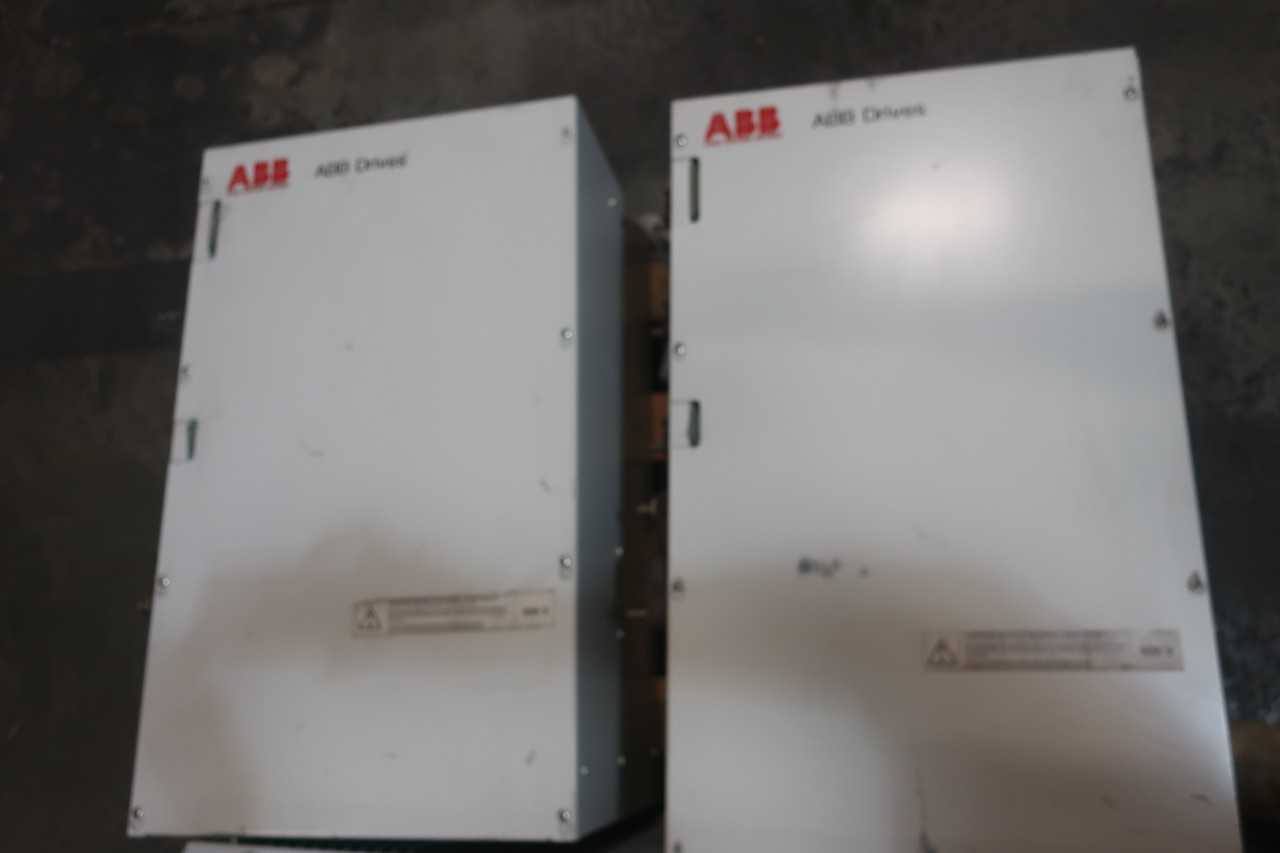 LOT OF 2 ABB MOTOR DRIVES- ABB ACS504-071-5 500V-AC 0-120HZ 0-500V-AC 75HP AC VFD DRIVE - MOTOR DRIVES