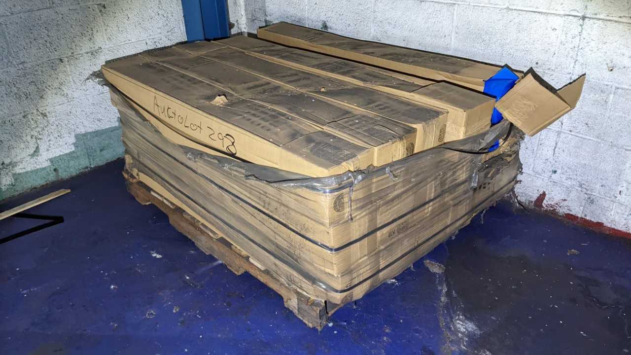 Lot of 2 Polly plastic pallet - PROCESS EQUIPMENT