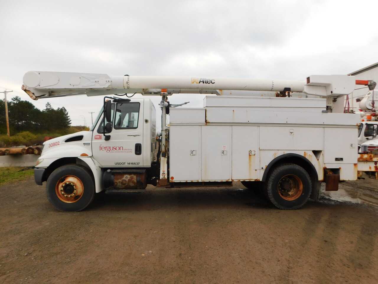2008 International 4300 55 Ft Boom Truck - TRAILER MOUNTED EQUIPMENT