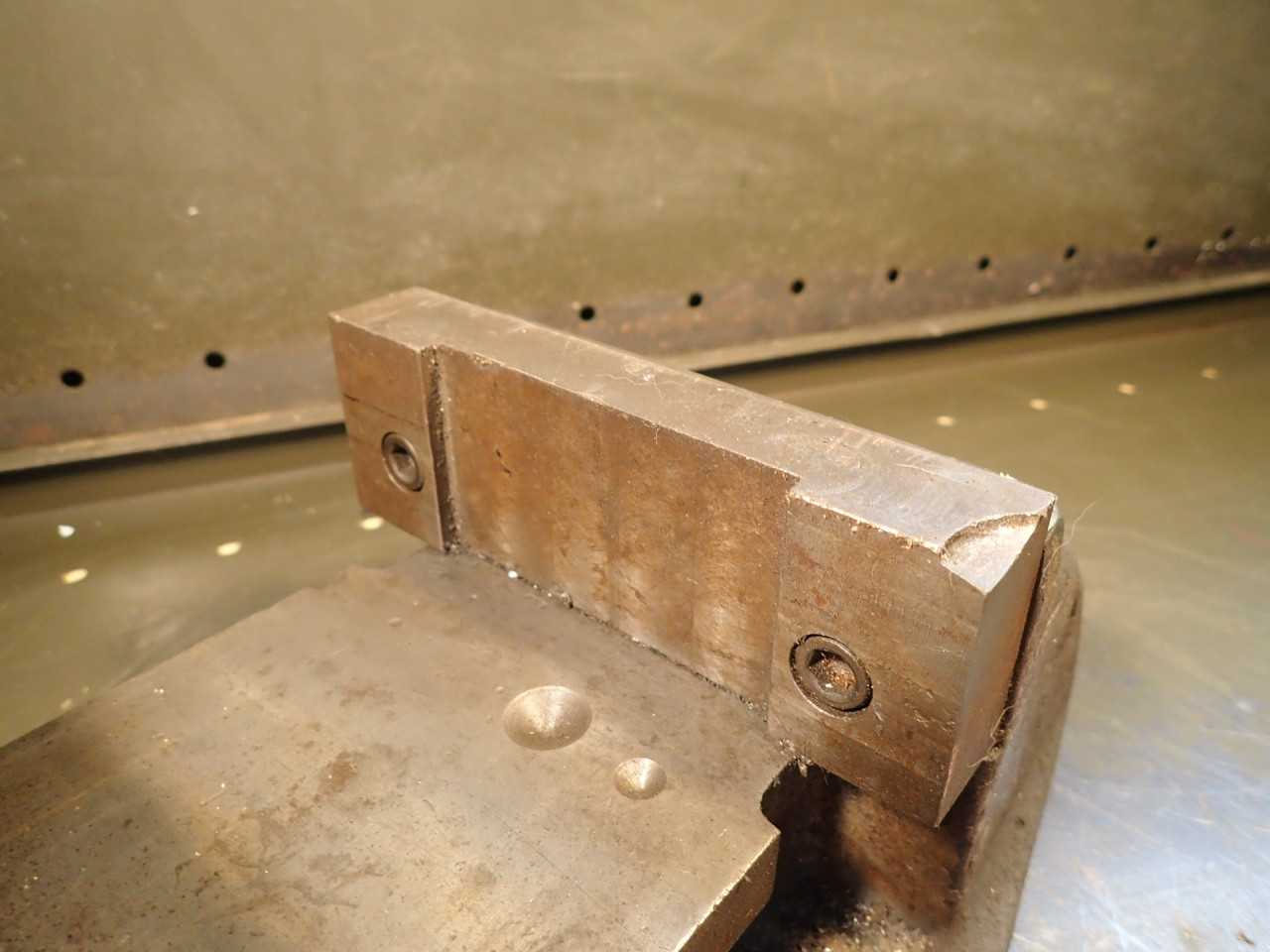 6" Mill Milling Machine Vise: Jaws Open 4", Used in Good Condition - MILLING MACHINE PARTS