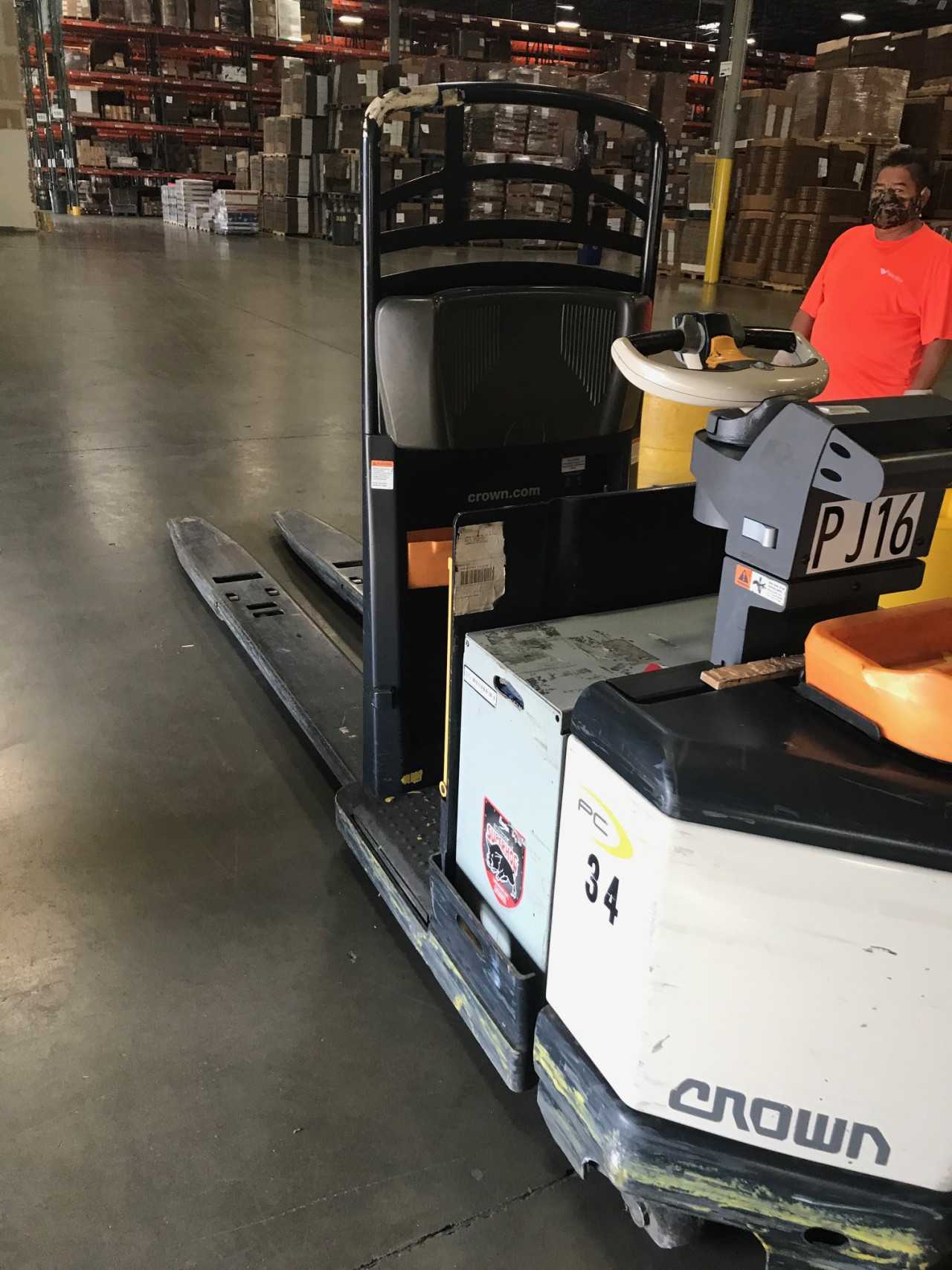 2014 Crown PC-4500-80 double rider jack, Carrollton, TX - MANUAL PALLET JACKS