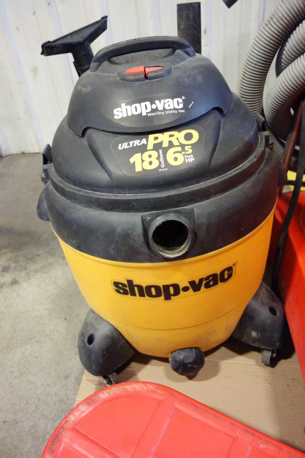 LOT OF 2 VACUUMS - ELECTRIC POWER TOOLS