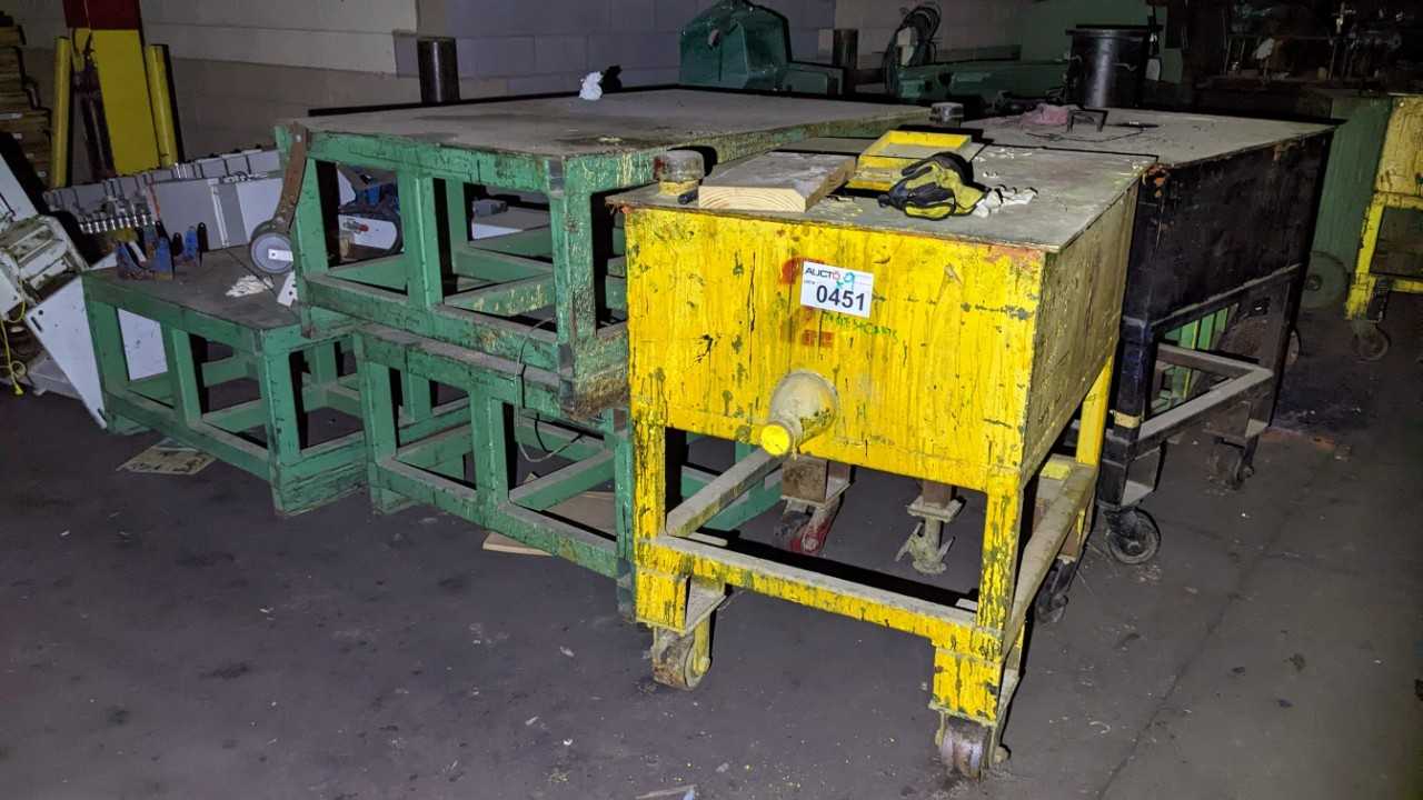 LOT OF 8 TABLES AND BINS - MATERIAL HANDLING