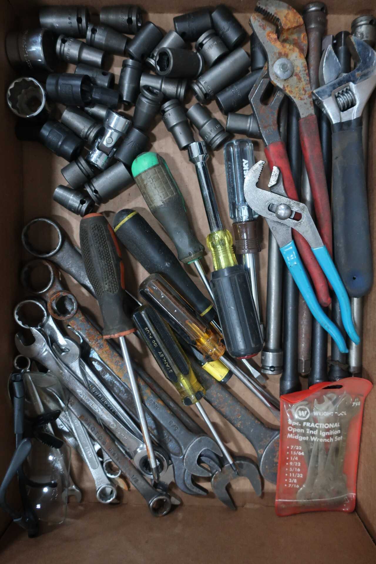 2 PALLETS ASSORTED TOOLS - HAND TOOLS