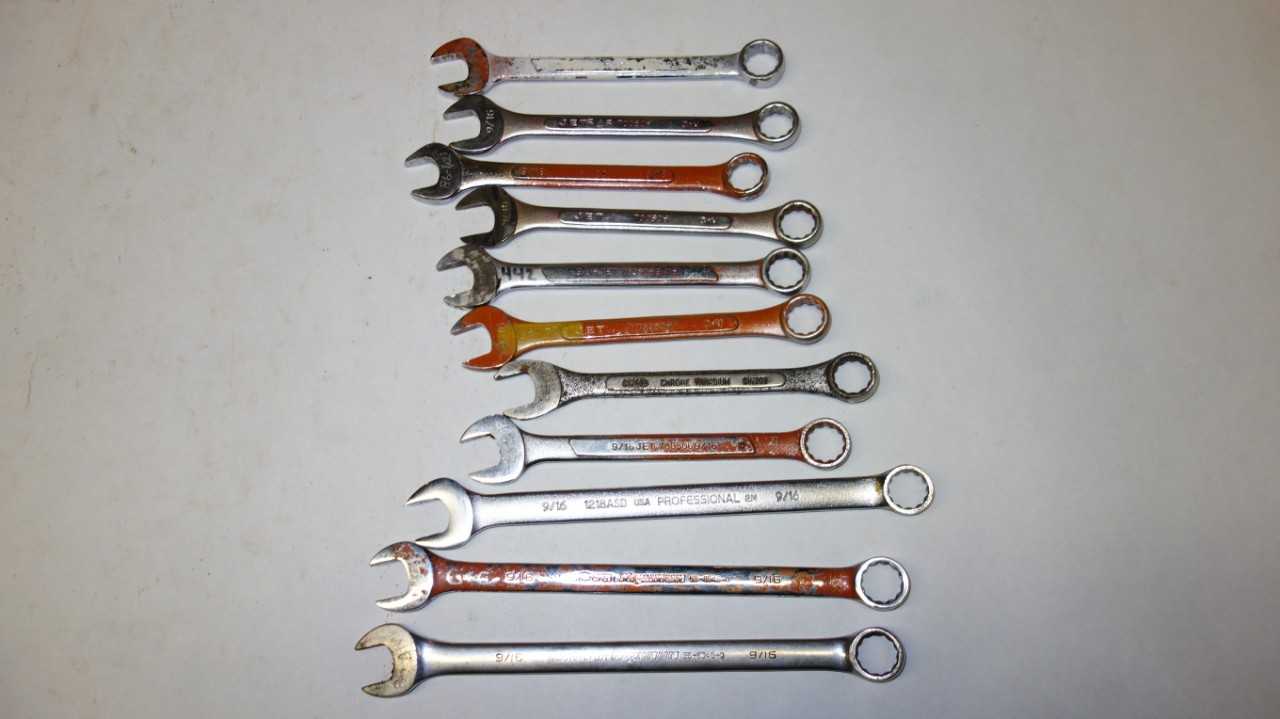 LOT OF 11 ASSORTED COMBINATION WRENCHES - HAND TOOLS