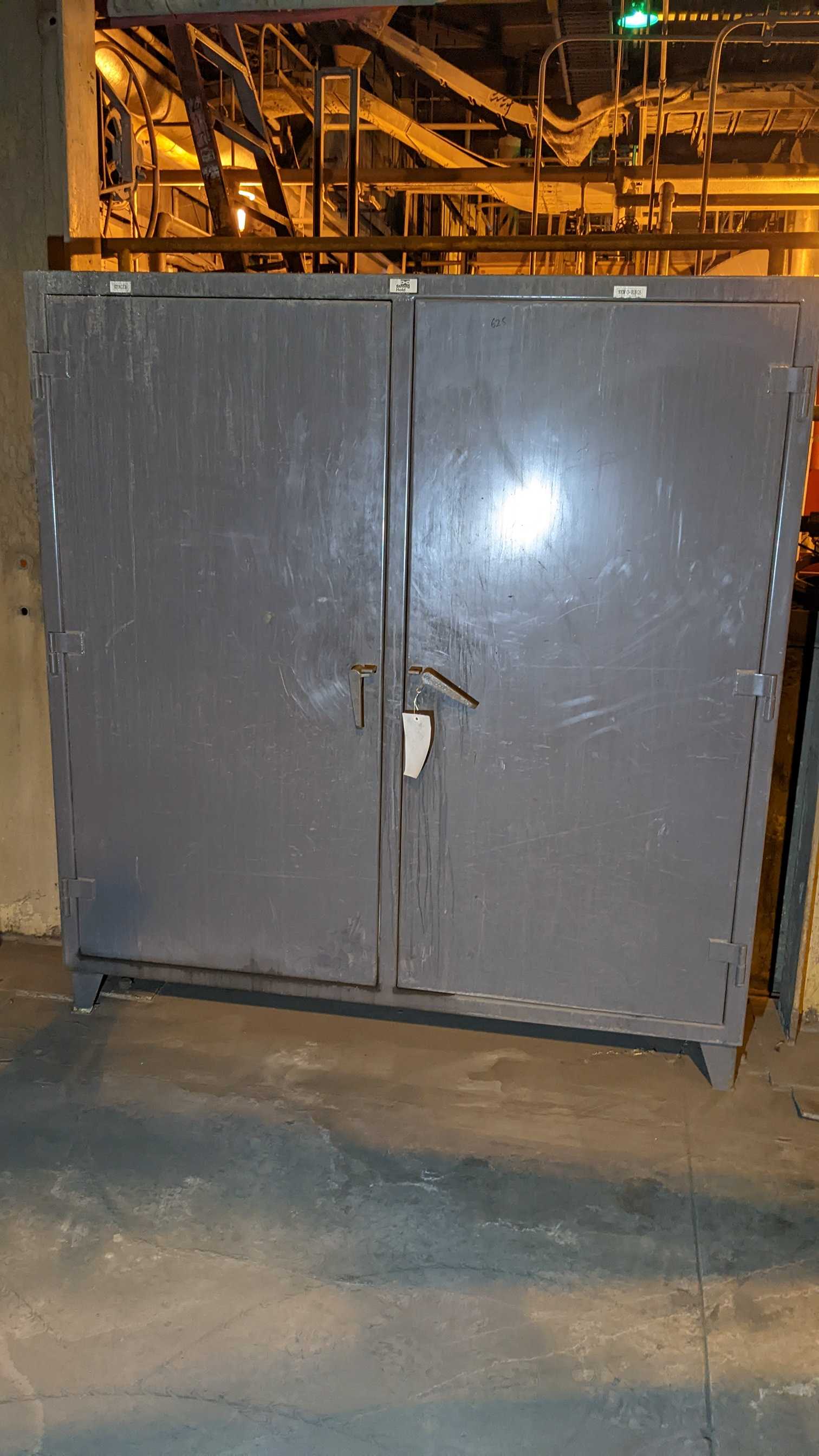 LOT OF 2 CABINETS WITH CONTENTS - INDUSTRIAL PARTS LOT OF 2 CABINETS WITH CONTENTS - INDUSTRIAL PARTS
