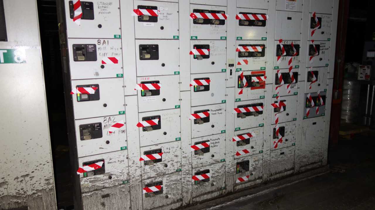 X6 VERTICAL SECTIONS OF WESTINGHOUSE MCC BUCKETS - MOTOR CONTROL CENTERS