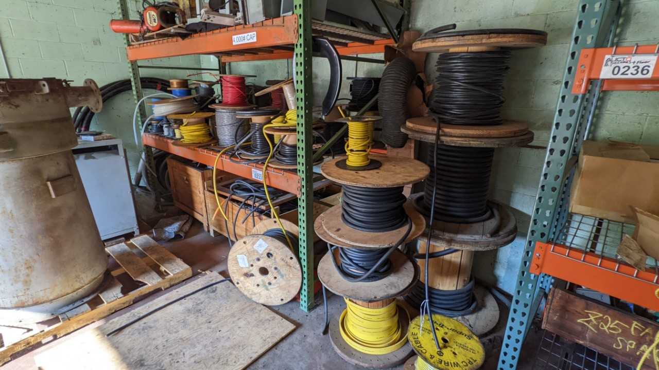 2 sections of wire on rack and floor - PLANT & FACILITY 2 sections of wire on rack and floor - PLANT & FACILITY