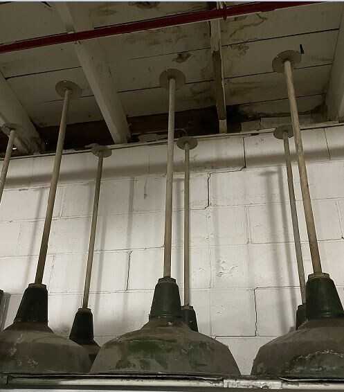 Lot of 7 Light Fixtures - LIGHTING