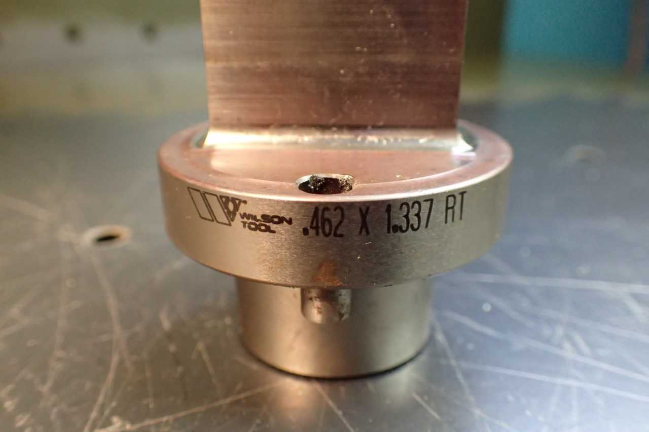 Wilson Tool .462" x 1.337" Rectangular Turret Punch Die Stripper Set 3-1/2" Base - MACHINING ACCESSORIES & TOOLING