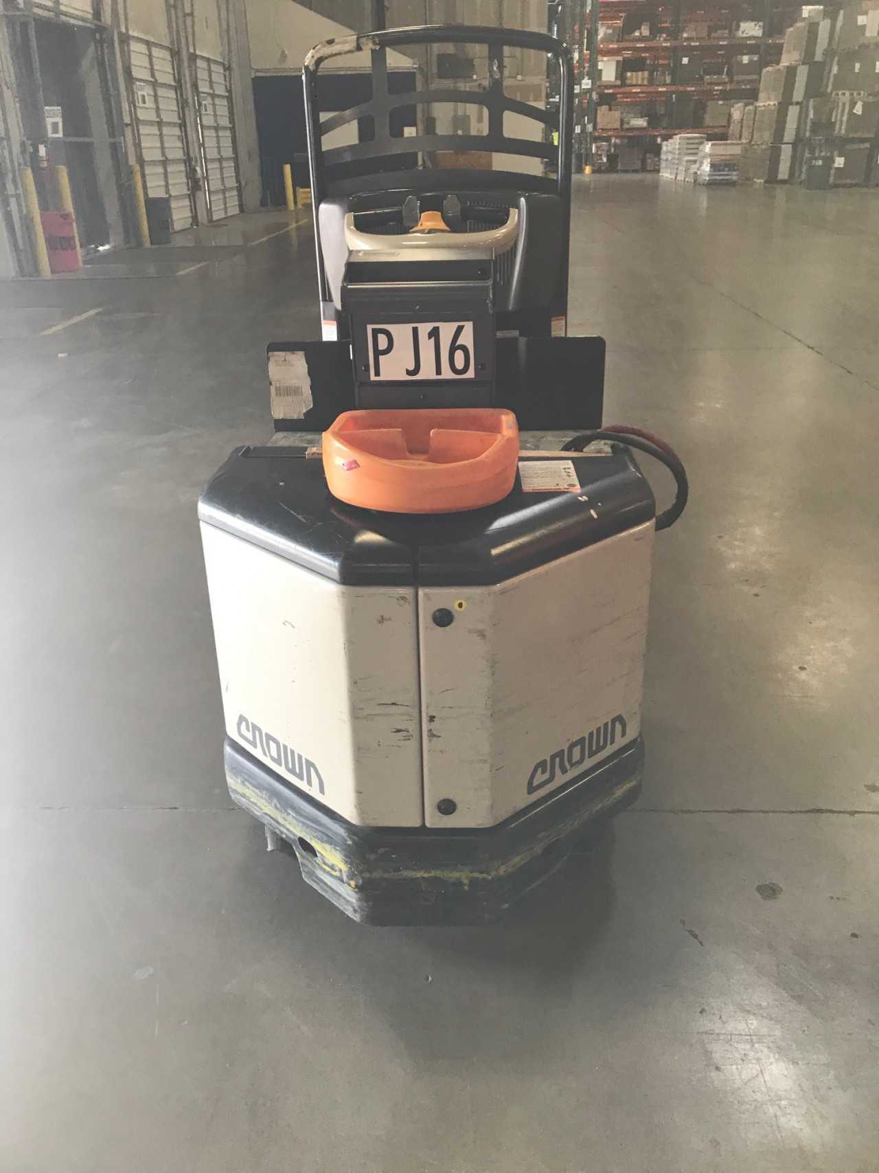 2014 Crown PC-4500-80 double rider jack, Carrollton, TX - MANUAL PALLET JACKS