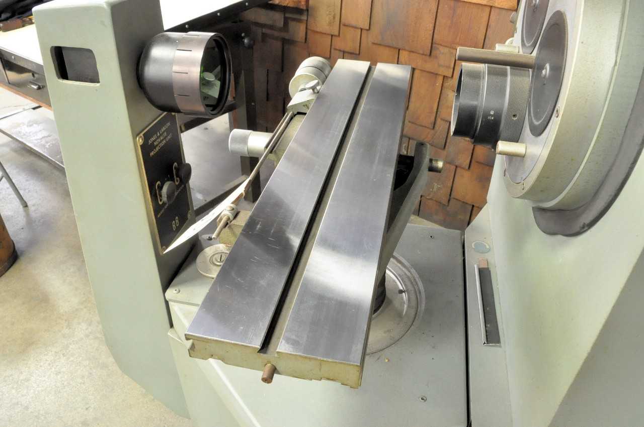 Jones and Lamson Model 130 Optical Comparator - MACHINING ACCESSORIES & TOOLING