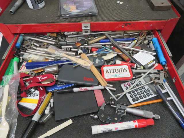 7 Drawer Tool Box Snap On with contents - MISCELLANEOUS