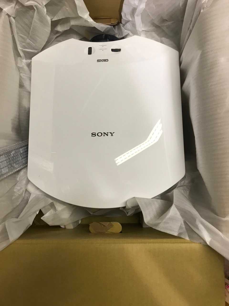 Sony Projector - VPL - HW55ES - Demo Stock - MISCELLANEOUS