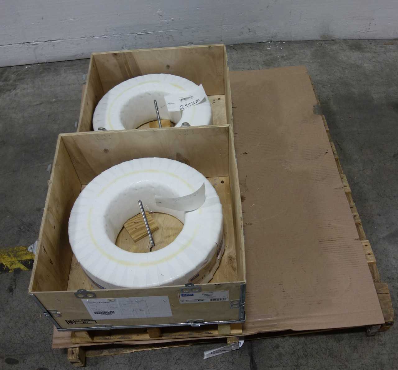 LOT OF 2 SKF BEARINGS - BEARINGS