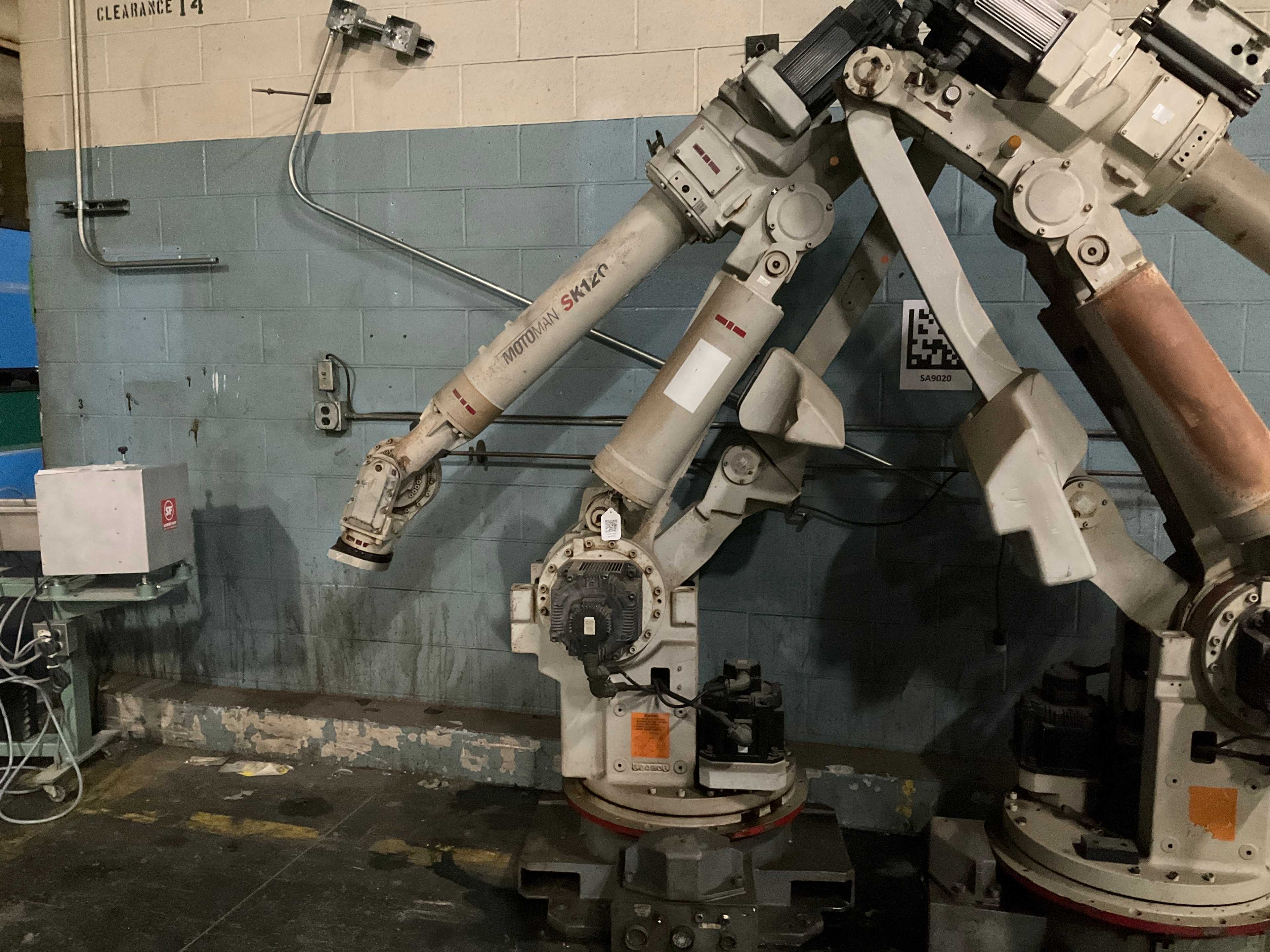 MOTOMAN SK120 ROBOT ARM - ROBOT ARMS