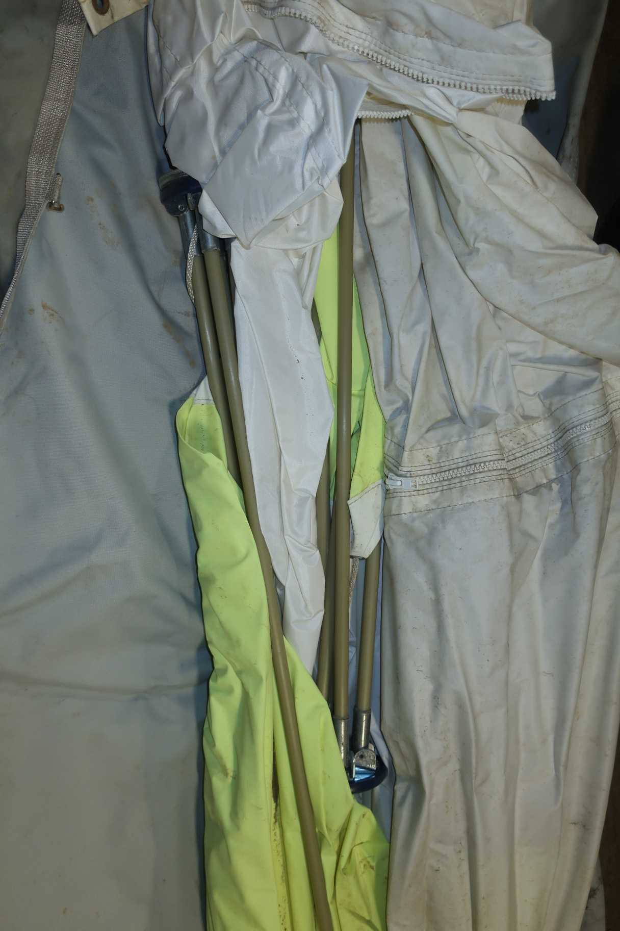 POP UP POLE TENT - MISCELLANEOUS