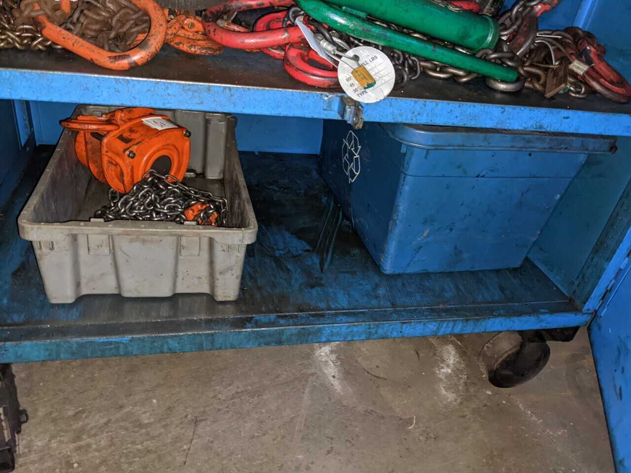 ROLLING TOOL CABINET WITH CONTENTS, ASSORTED RIGGING EQUIPMENT, SLINGS, CHAINS, HOOKS, BINDERS, CLAMPS - LIFTING EQUIPMENT