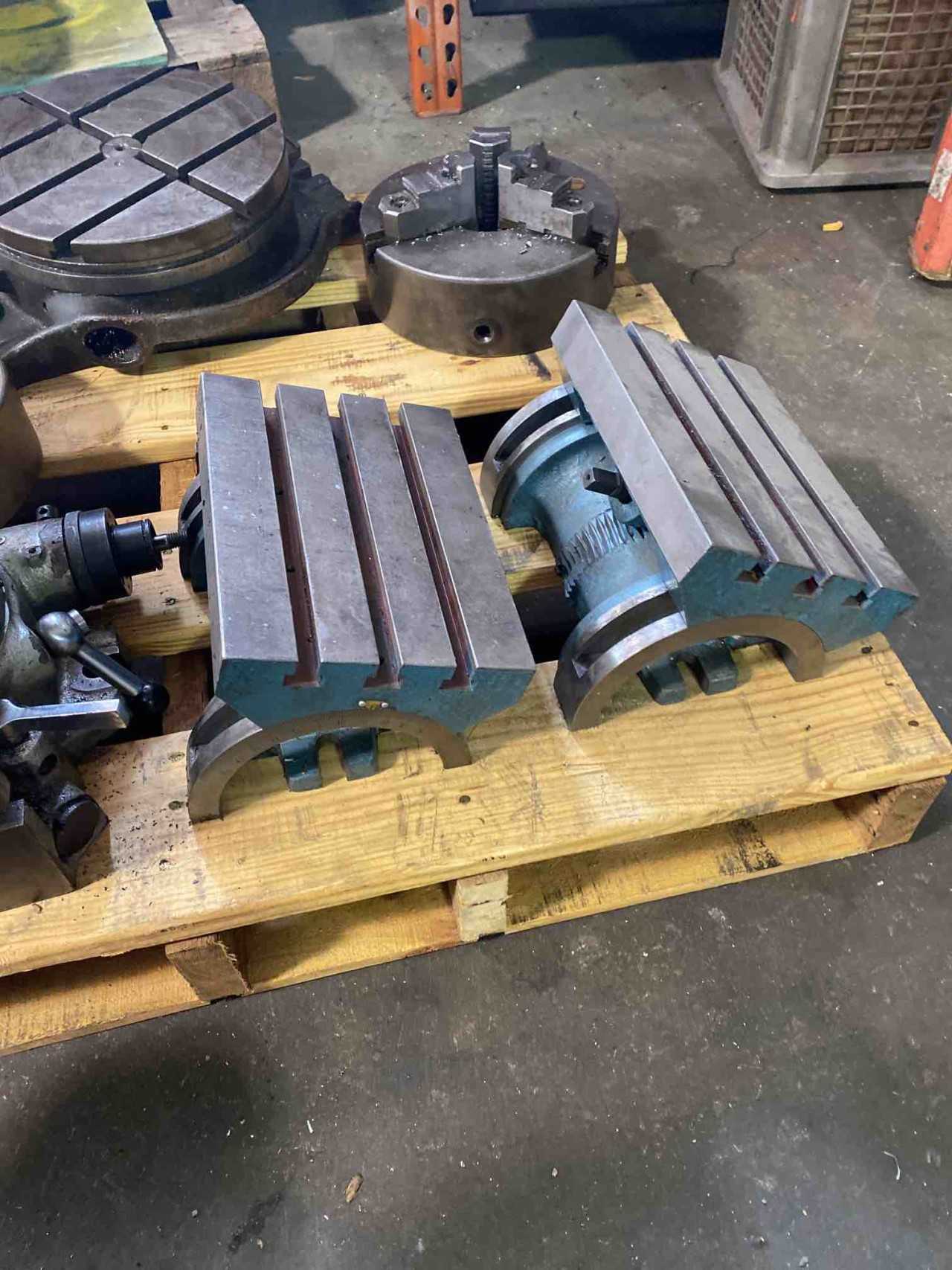 Chucks, rotary tables, angle plates - MACHINING ACCESSORIES & TOOLING