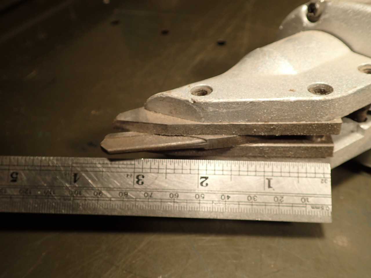 Chicago Electric 14-Gauge Swivel Head Sheet Metal Nibbler Shears: 120V, 4A - ELECTRIC POWER TOOLS