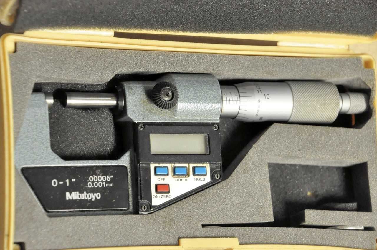 2 Mitutoyo Digital Outside Micrometers with Cases - ELECTRIC POWER TOOLS