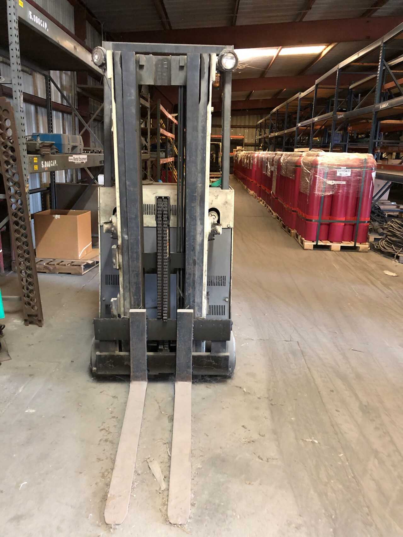 2000 Crown Electric Forklift - FORKLIFTS