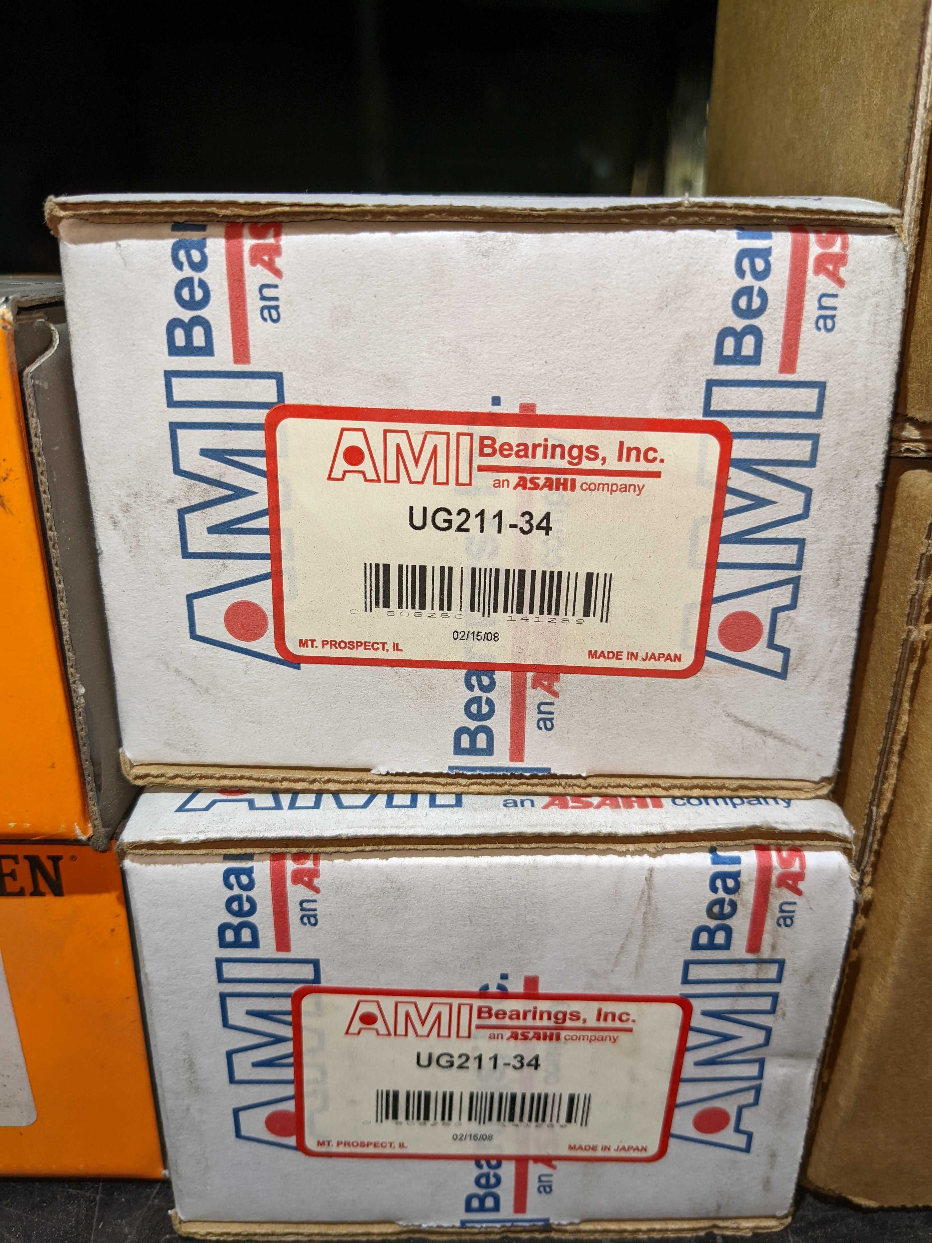 LOT OF BEARINGS AND ACCESSORIES - BEARINGS