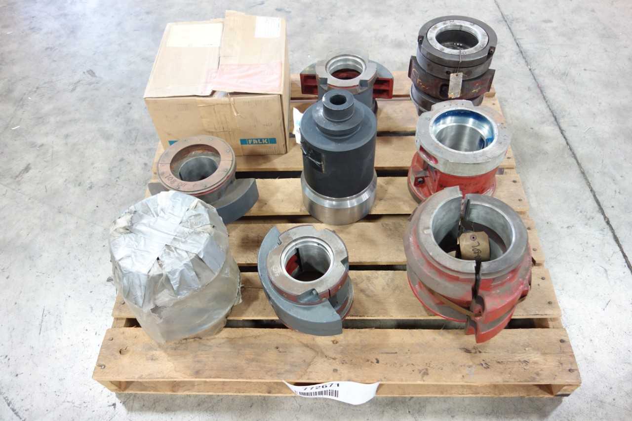 LOT OF ASSORTED BUSHINGS AND SLEEVES - HAND TOOLS