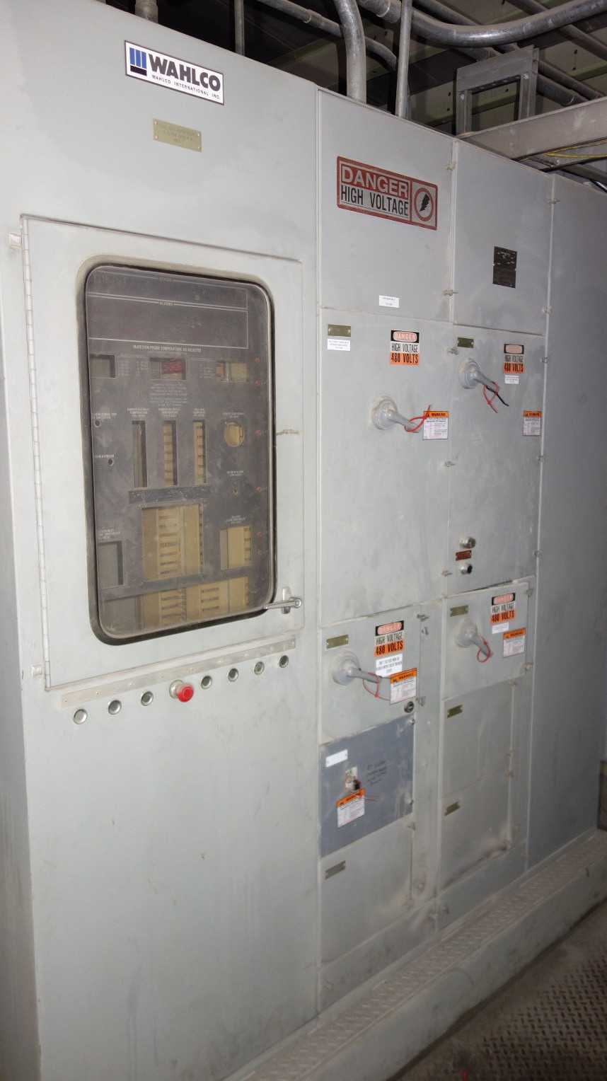 LOT OF 3 ASSORTED CUTLER HAMMER EATON BREAKER CONTROL PANELS (INCLUDES ALL BREAKERS AND ELECTRICAL) - ELECTRICAL COMPONENTS