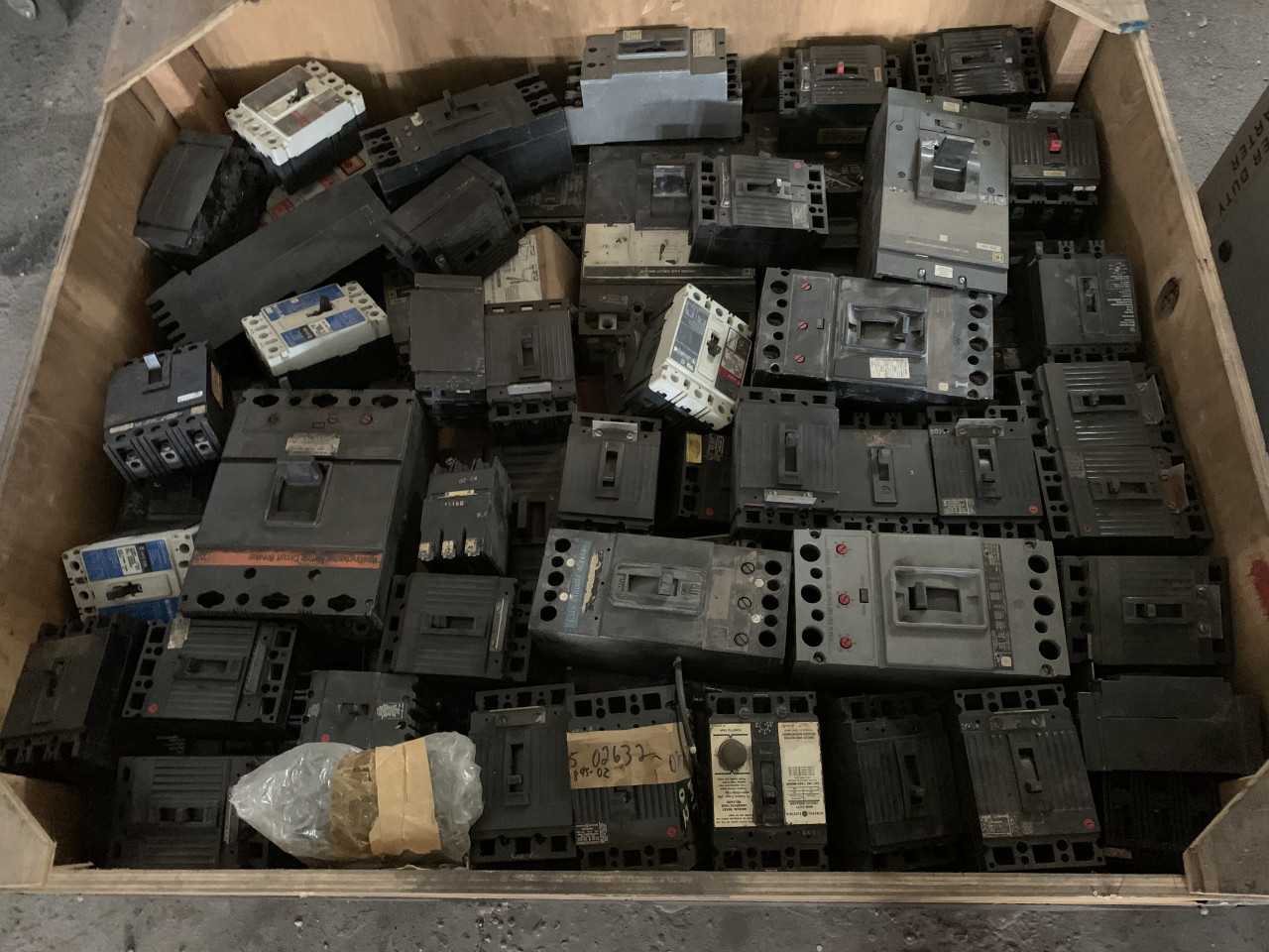 CRATE OF MISC. CIRCUIT BREAKERS WESTINGHOUSE, GENERAL ELECTRIC, CUTLER-HAMMER ETC. - MISCELLANEOUS