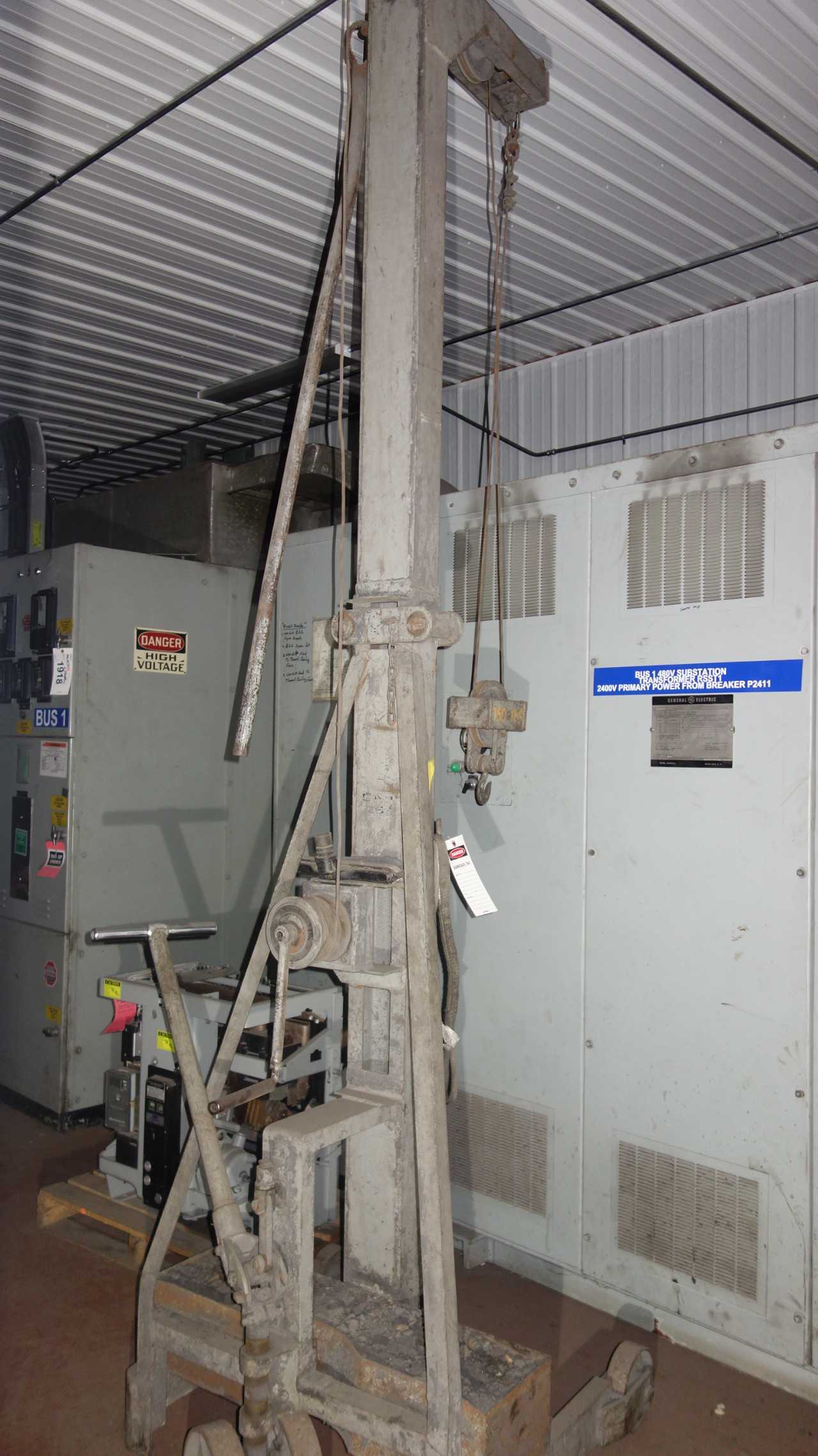 LEWIS SHEPARD PL 750LB MANUAL SWITCHGEAR LIFT TRUCK - MATERIAL HANDLING