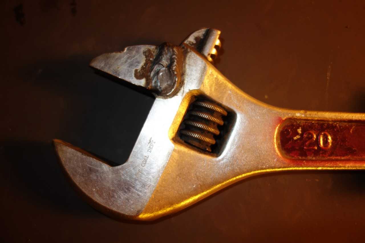PROTO 720 20IN ADJUSTABLE CRESCENT WRENCH - HAND TOOLS