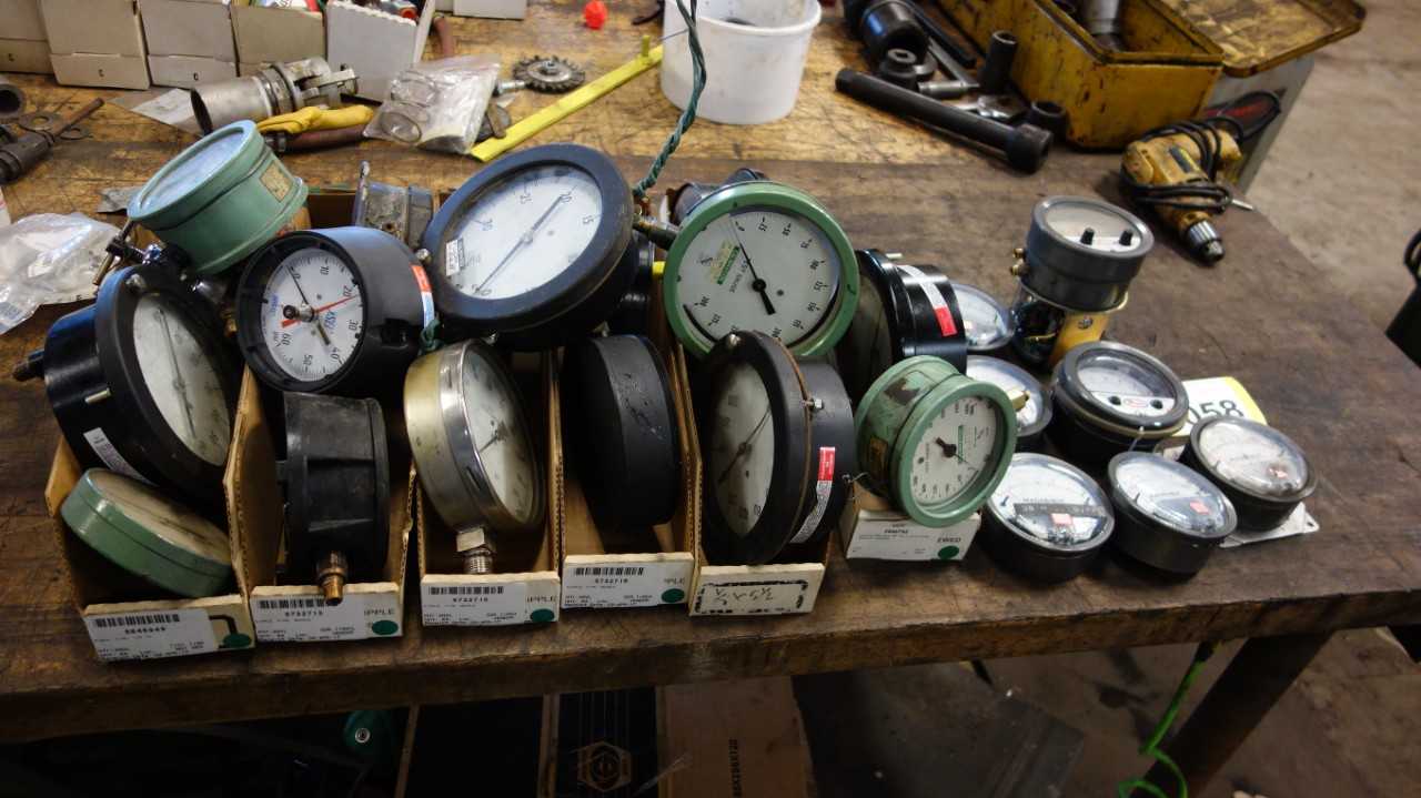 LOT OF 6 TOTES OF ASSORTED PNEUMATIC PRESSURE GAUGES, DWYER, WIKA - INDUSTRIAL PARTS