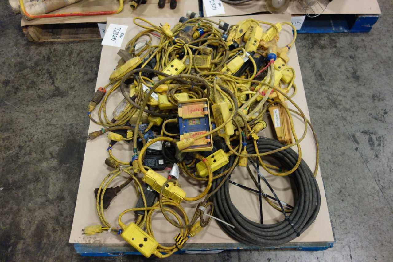 5 PALLETS OF ASSORTED CONSTRUCTION EQUIPMENT/LIGHTS,EXTENSION CORDS - LIGHTING