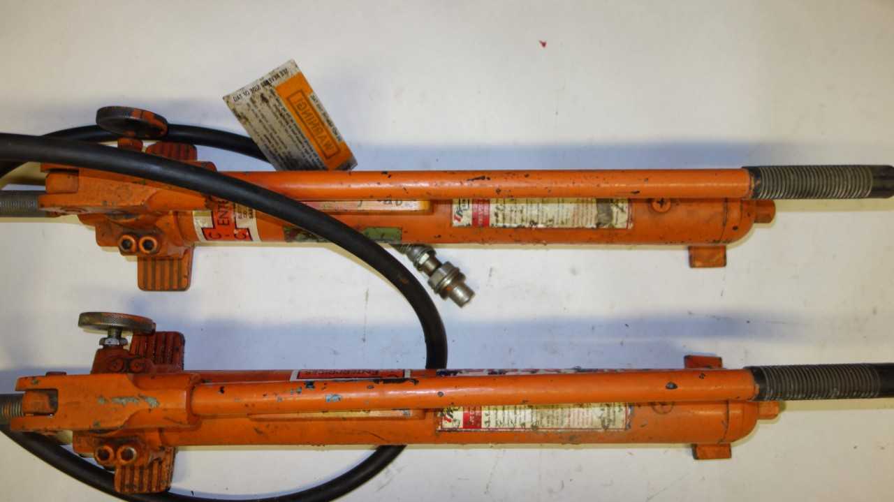 LOT OF 2 TK SIMPLEX VL-2 HYDRAULIC HAND PUMPS - ELECTRIC POWER TOOLS