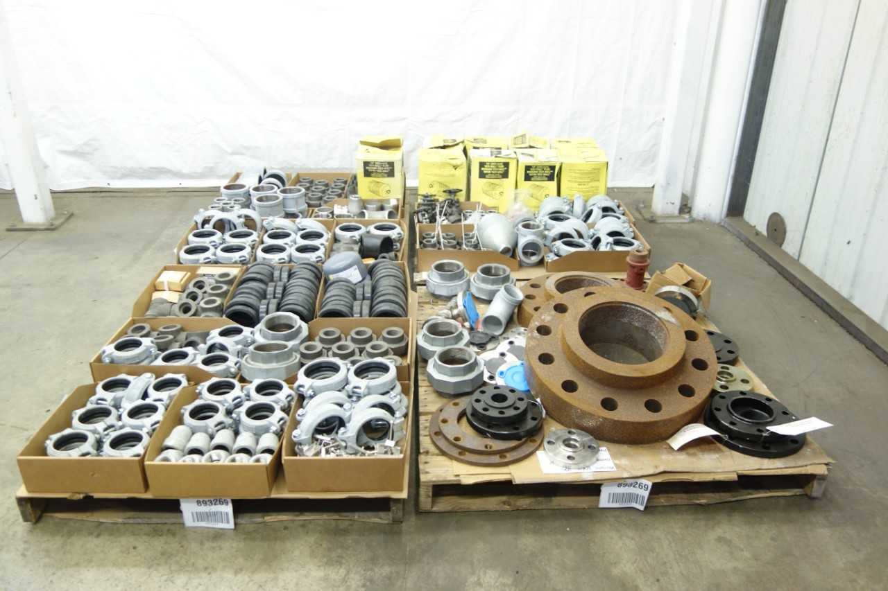 4 PALLETS OF ASSORTED PIPE FITTINGS, FLANGES, GASKETS, VALVES AND PLUGS - PROCESS EQUIPMENT