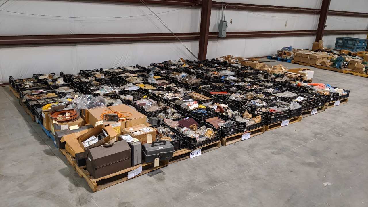 27 PALLETS OF ASSORTED PUMP PARTS, FASTENERS, CONTROLS, ELECTRICAL - ELECTRICAL COMPONENTS