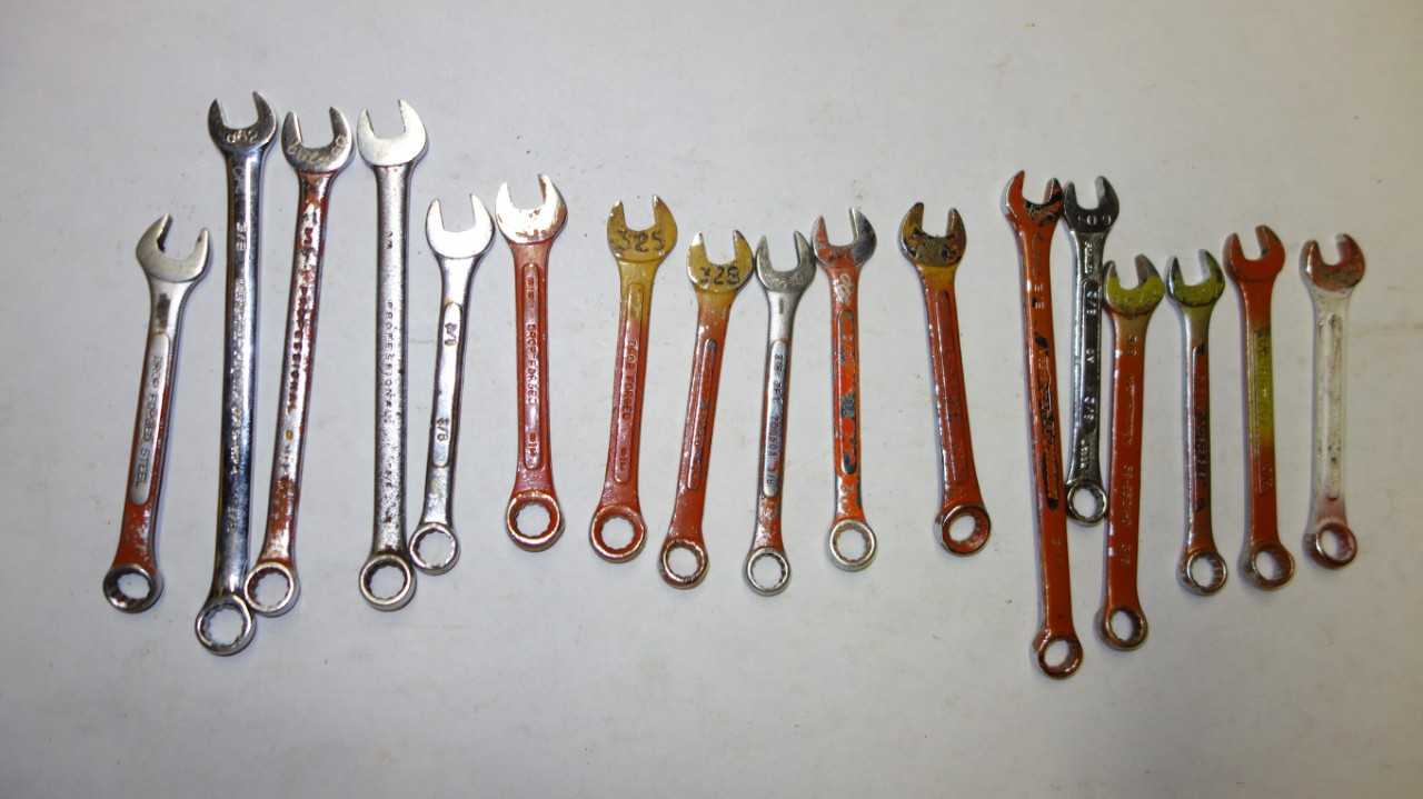 LOT OF 17 ASSORTED COMBINATION WRENCHES - HAND TOOLS