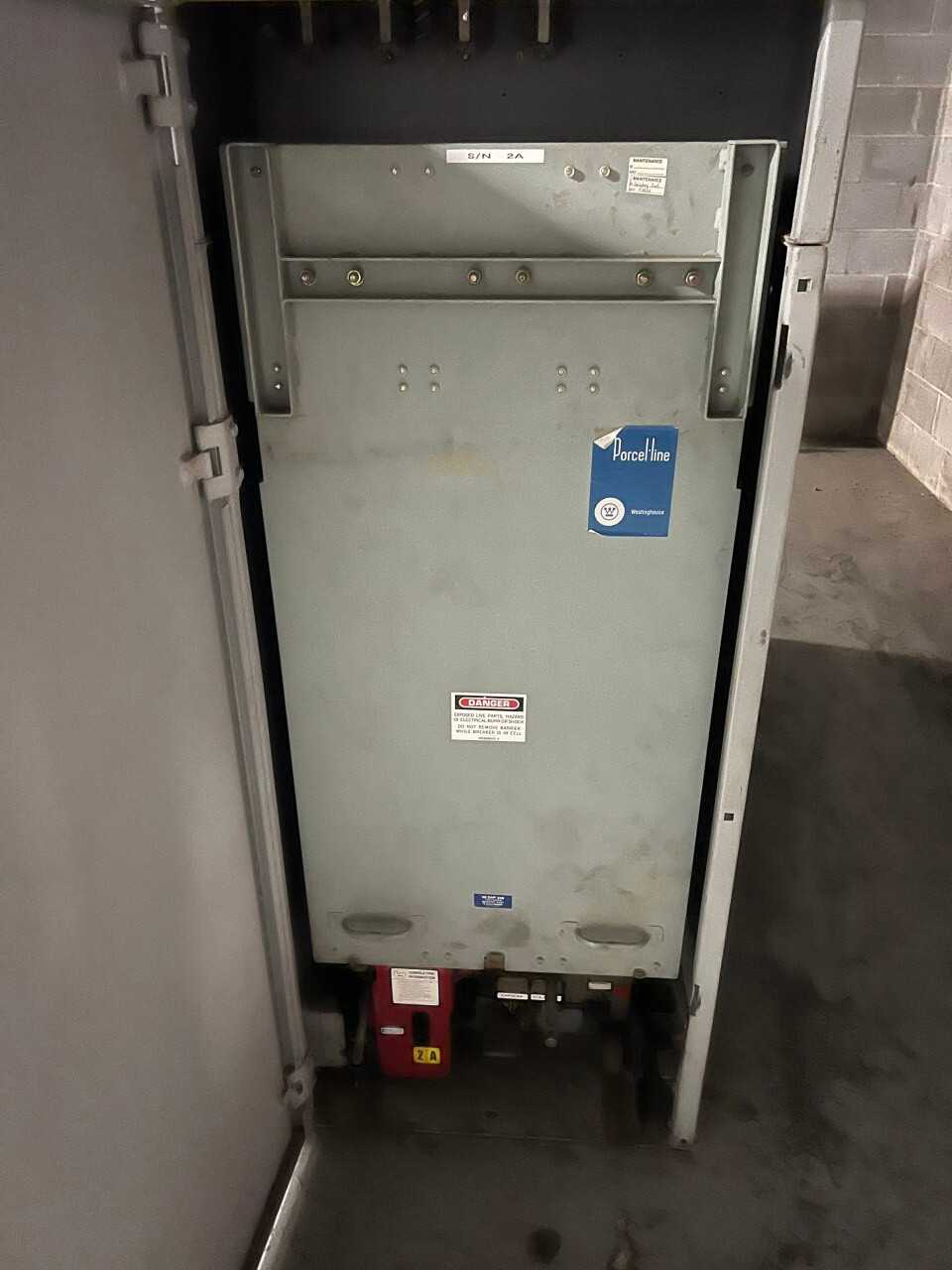 7x Eaton VR/VSR and Westinghouse DHP breakers/starters - CIRCUIT BREAKERS 7x Eaton VR/VSR and Westinghouse DHP breakers/starters - CIRCUIT BREAKERS