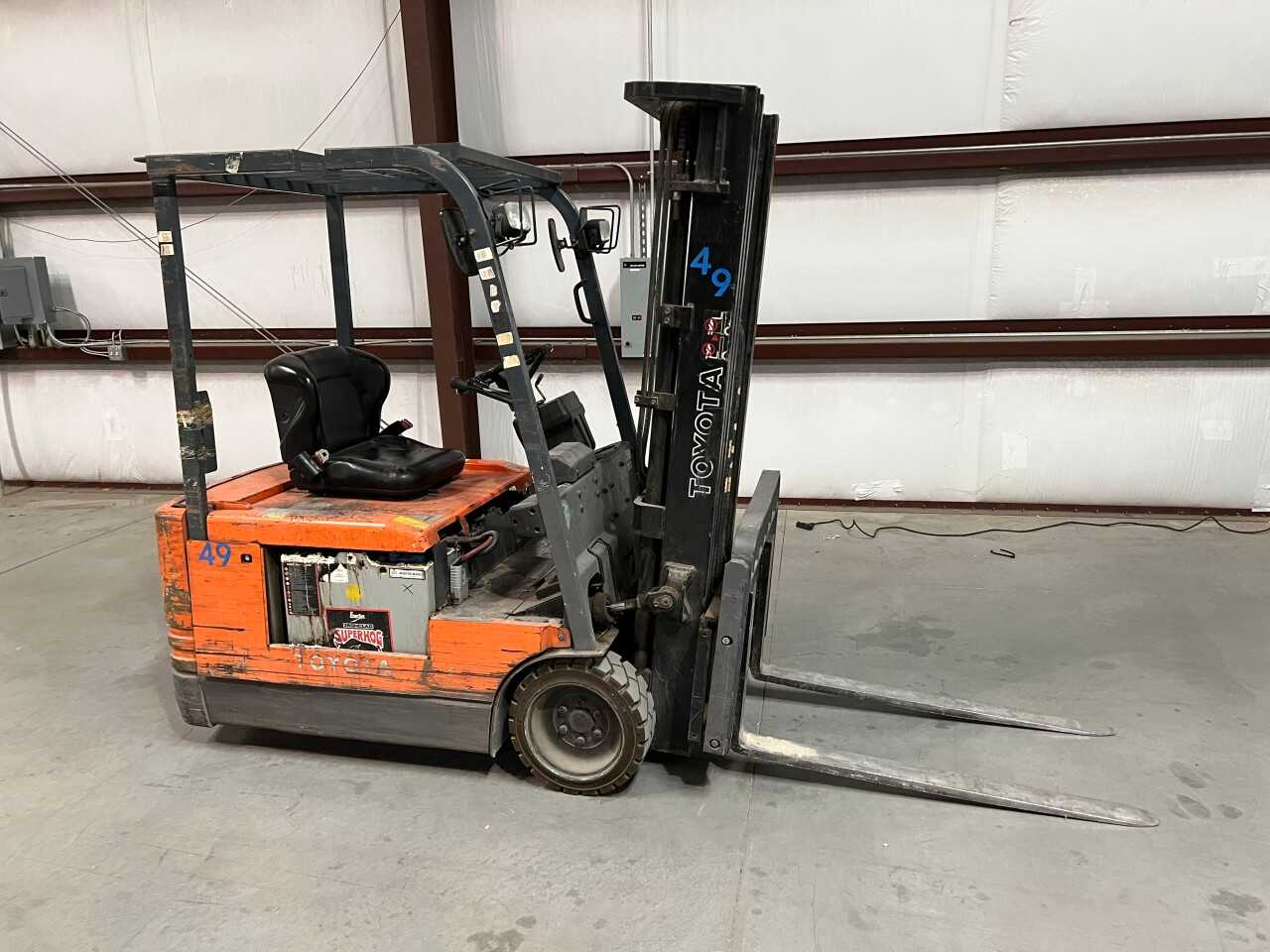 TOYOTA 5FBE15 ELECTRIC FORKLIFT 2600LB 36V (NEW MEXICO) - FORKLIFTS