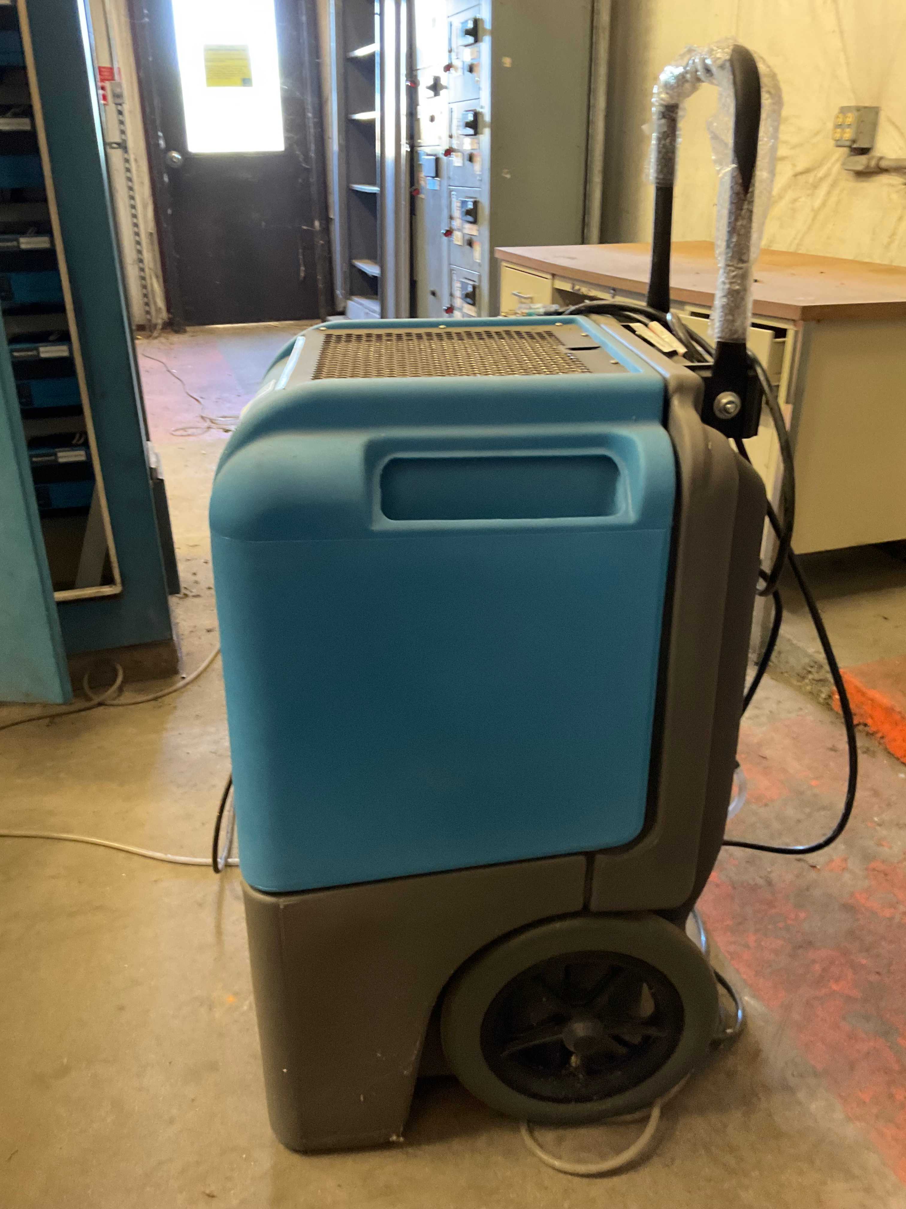 DRI-EAZ LGR 7000 XLI F412 DEHUMIDIFIER - DEHUMIDIFIER