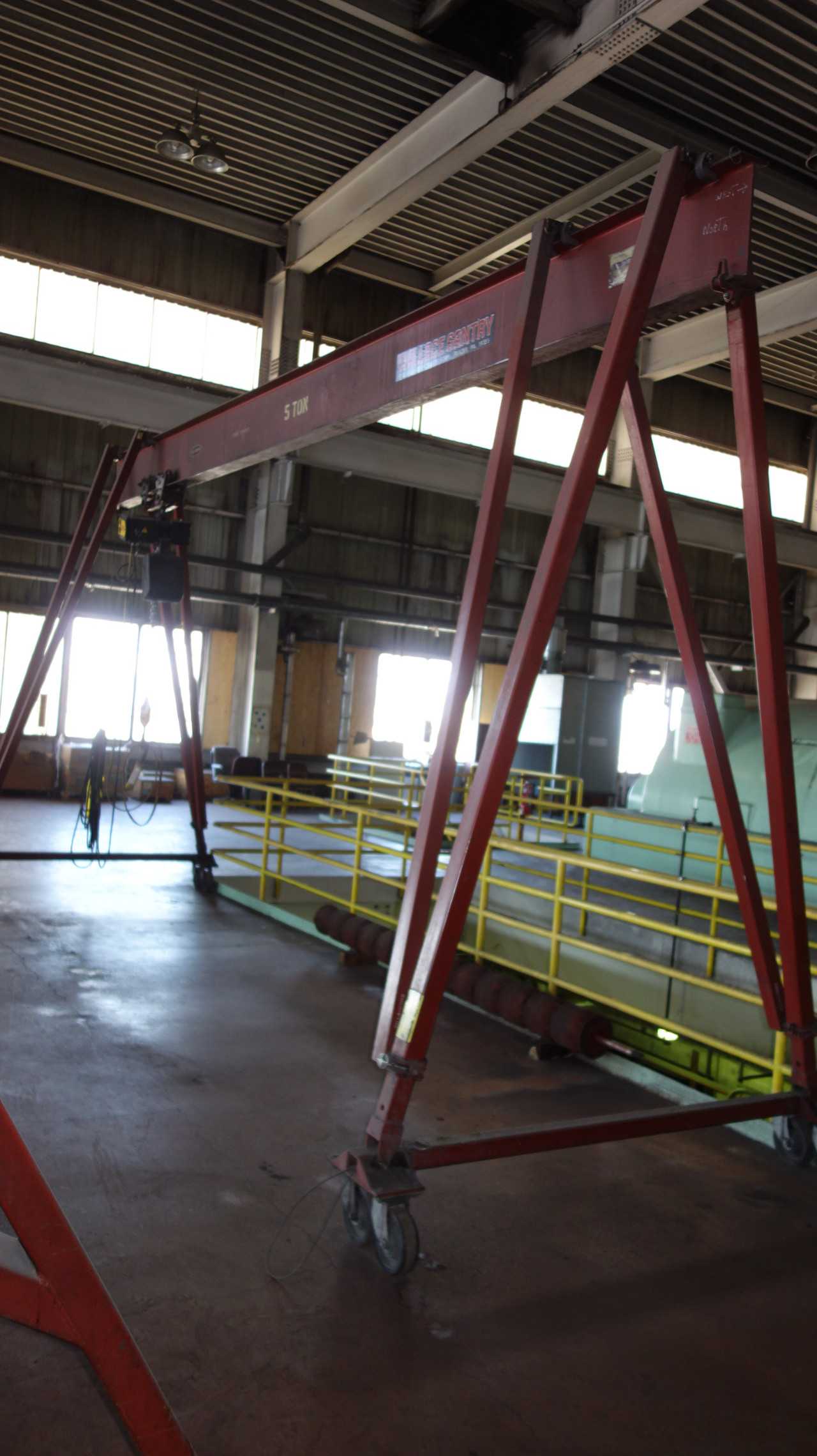 WALLACE 5T19-25 PORTABLE 5 TON GANTRY W/ XN 25 HOIST - LIFTING EQUIPMENT