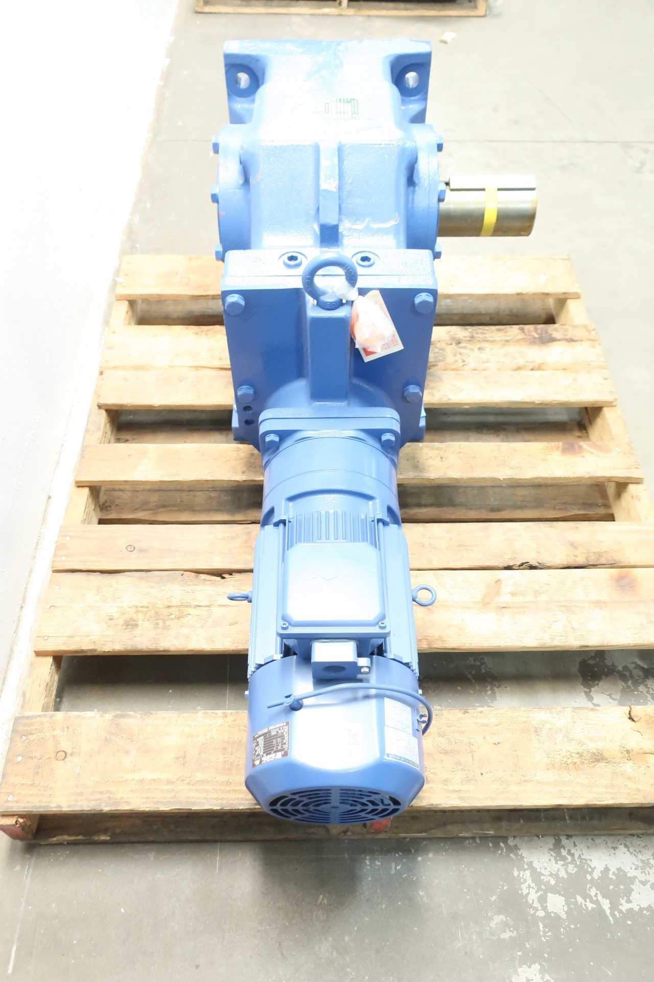 SUMITOMO KVHM3-112DAR-AVK5-B-390 GEARMOTOR - ELECTRIC MOTORS