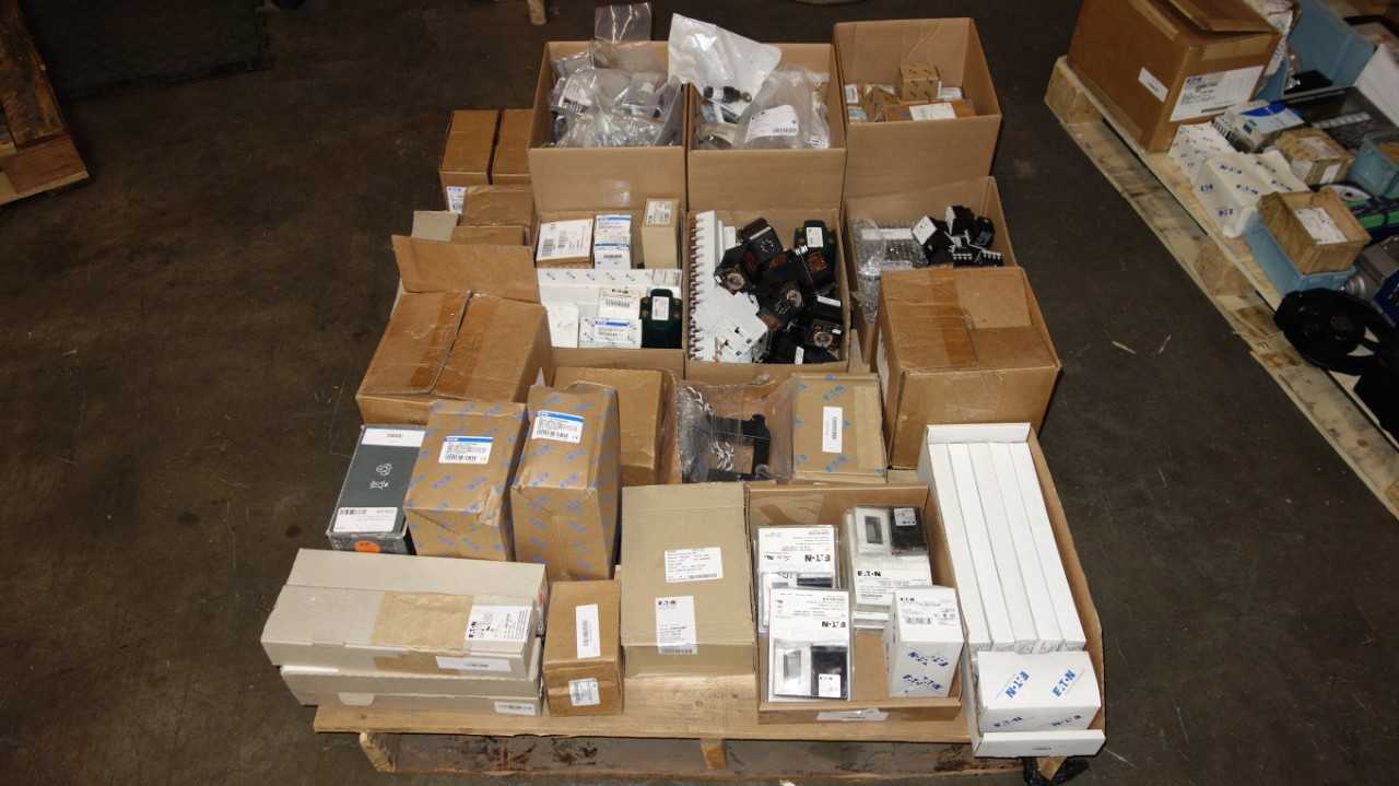 1 PALLET OF ASSORTED EATON ELECTRIC PARTS, PUSHBUTTONS - ELECTRIC MOTORS